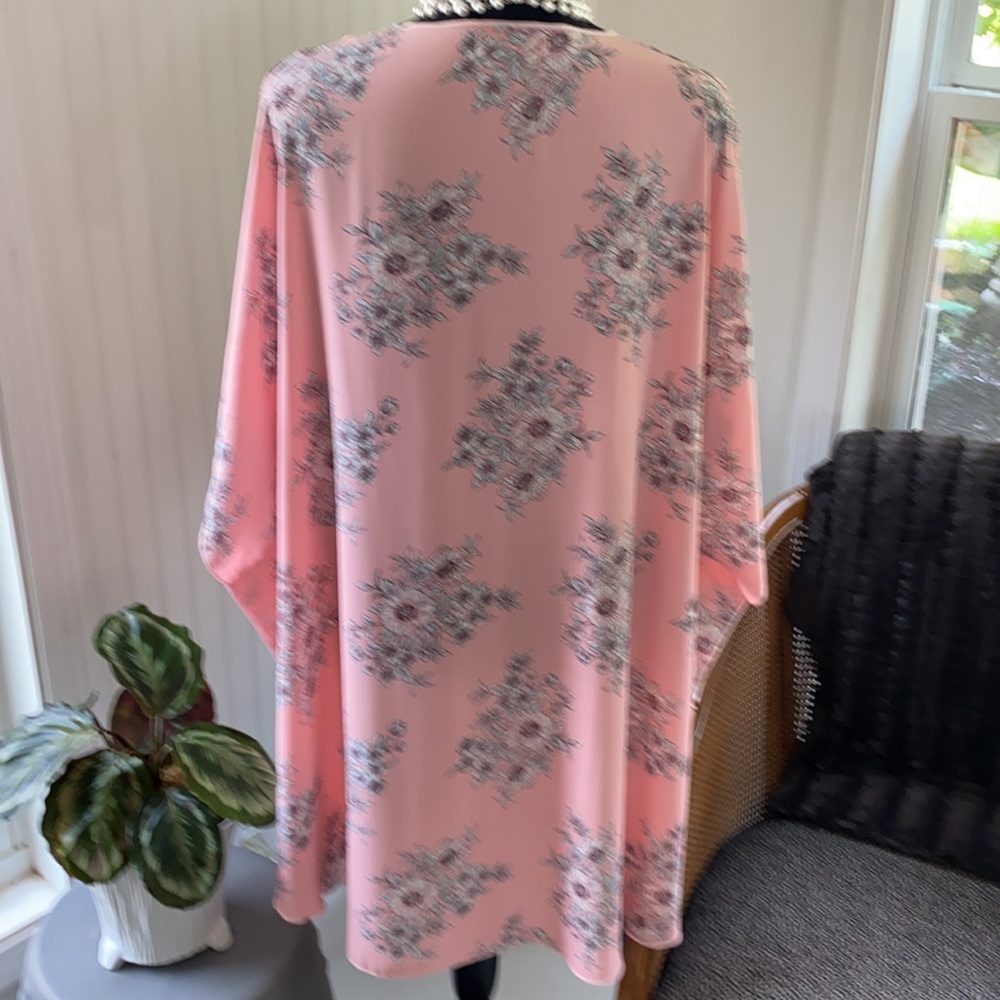 Kimono - Picture 2 of 3